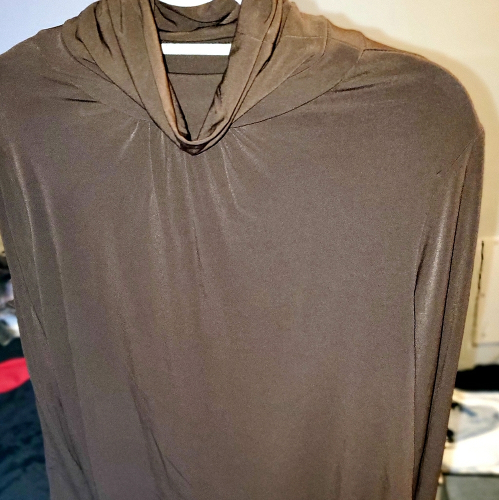 NWOT Susan Graver Brown swoop collar blouse